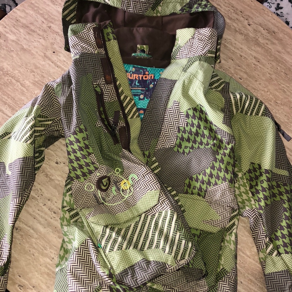 Boys Burton large 10/12 snowboarding jacket
